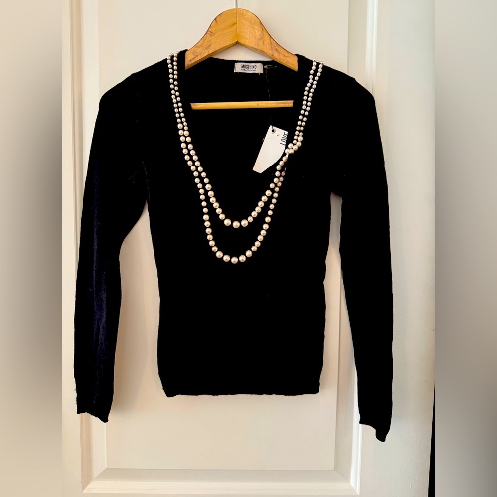 LOVE MOSCHINO TOP WITH PEARLS